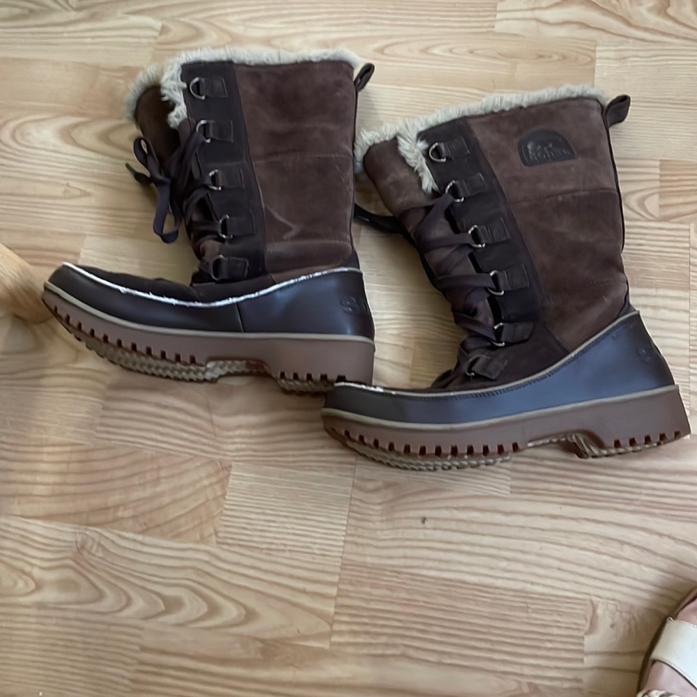 Sorel Brown Winter Rain Boots with Rugged Design